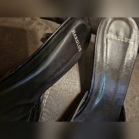 HAROLDS black leather kitten heel Mules sz9.5 - Picture 4 of 10